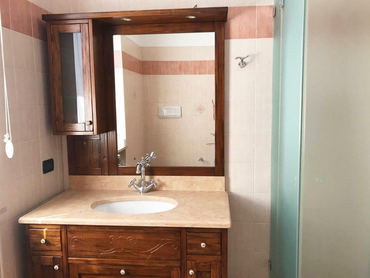 Villa The Sweet Rose With Pool Manerba del Garda Ngoại thất bức ảnh