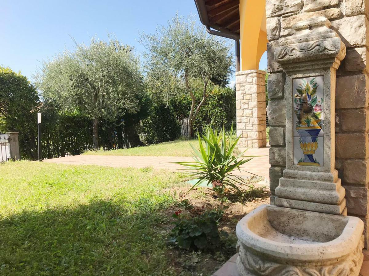 Villa The Sweet Rose With Pool Manerba del Garda Ngoại thất bức ảnh